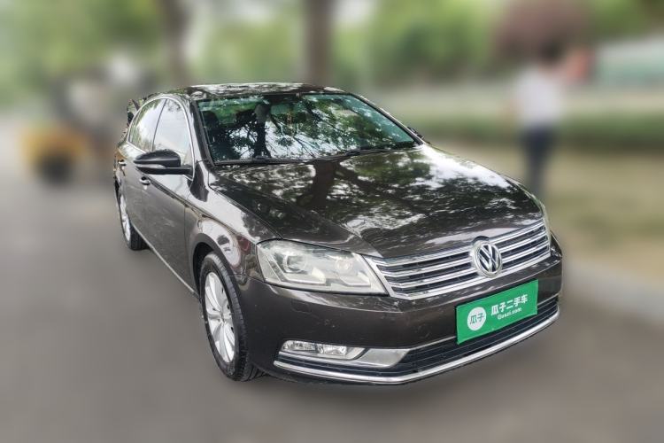Used Volkswagen Magotan 2013 1.8TSI Luxury Model Front Right 45 Deg