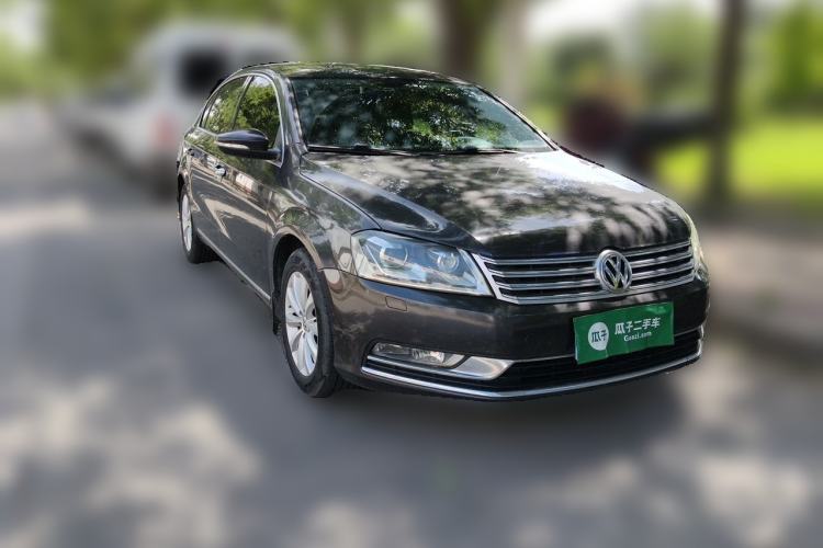 Used Volkswagen Magotan 2013 1.8TSI Luxury Model Front Right 45 Deg
