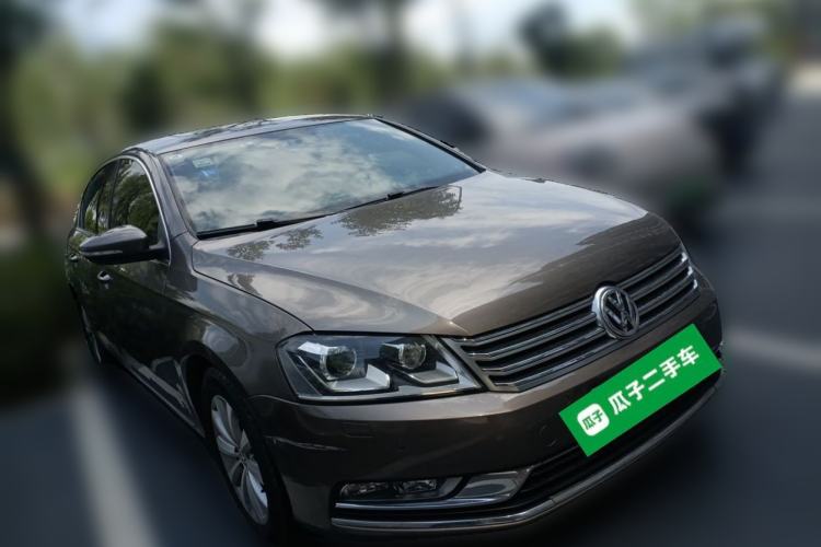 Used Volkswagen Magotan 2013 1.8TSI Luxury Model Front Right 45 Deg