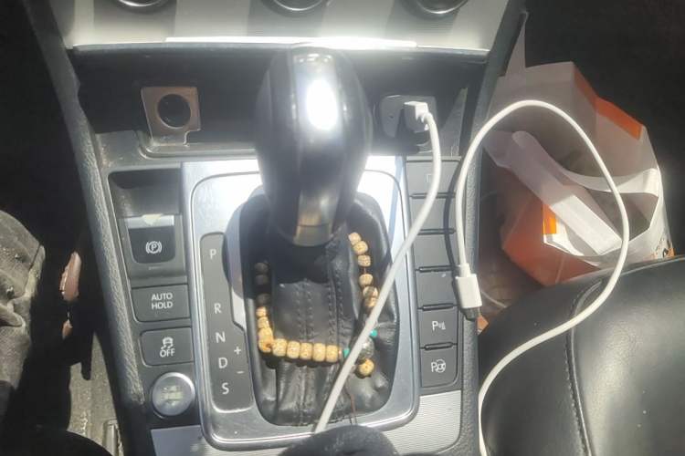 Used Volkswagen Magotan 2013 2.0 TSI Prestige Model Gear Lever