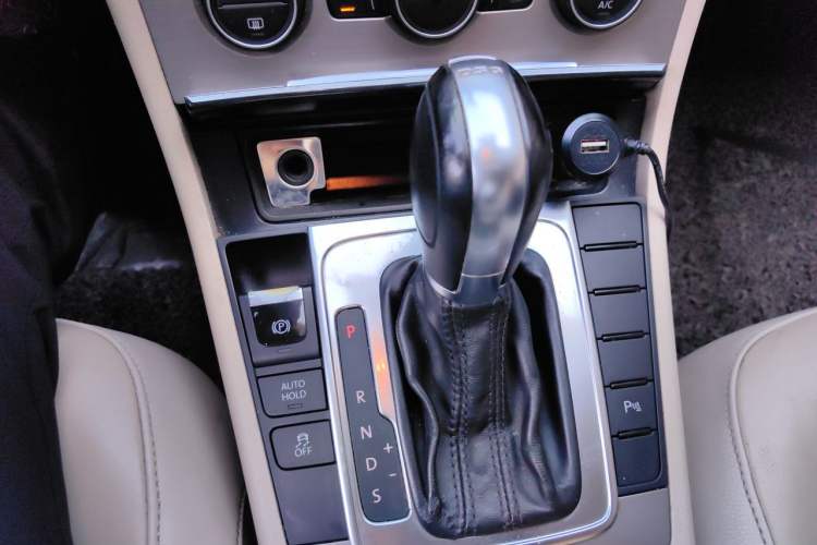 Used Volkswagen Magotan 2013 1.8TSI Luxury Model Gear Lever