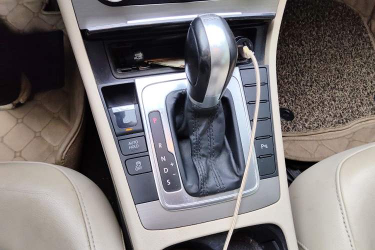 Used Volkswagen Magotan 2013 1.8TSI Premier Model Gear Lever