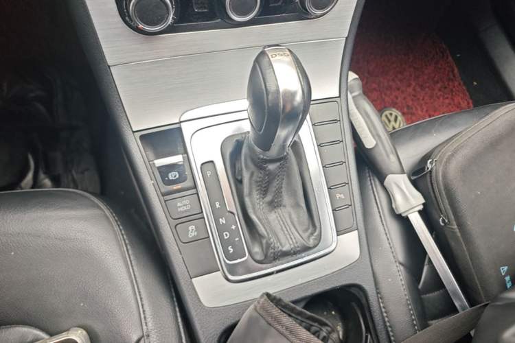 Used Volkswagen Magotan 2013 1.8TSI Premier Model Gear Lever