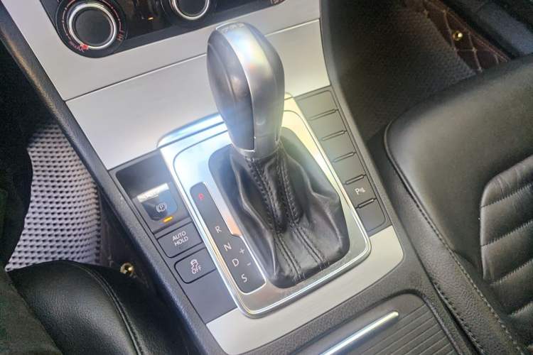 Used Volkswagen Magotan 2013 1.8TSI Premier Model Gear Lever