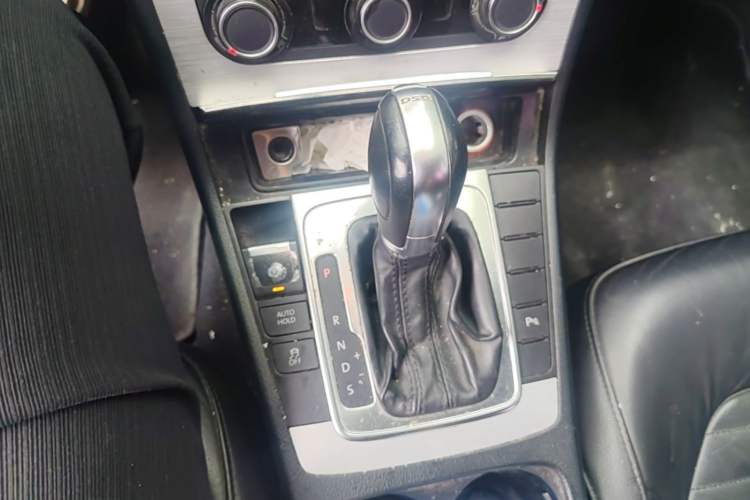Used Volkswagen Magotan 2013 1.8TSI Premier Model Gear Lever