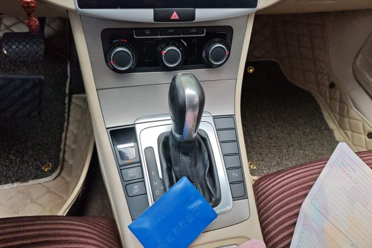 Used Volkswagen Magotan 2013 1.8TSI Premier Model Gear Lever