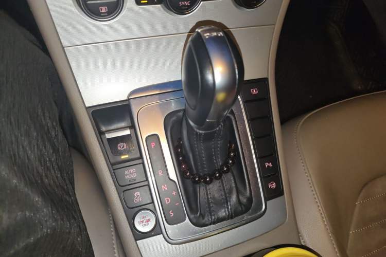 Used Volkswagen Magotan 2013 2.0 TSI Prestige Model Gear Lever