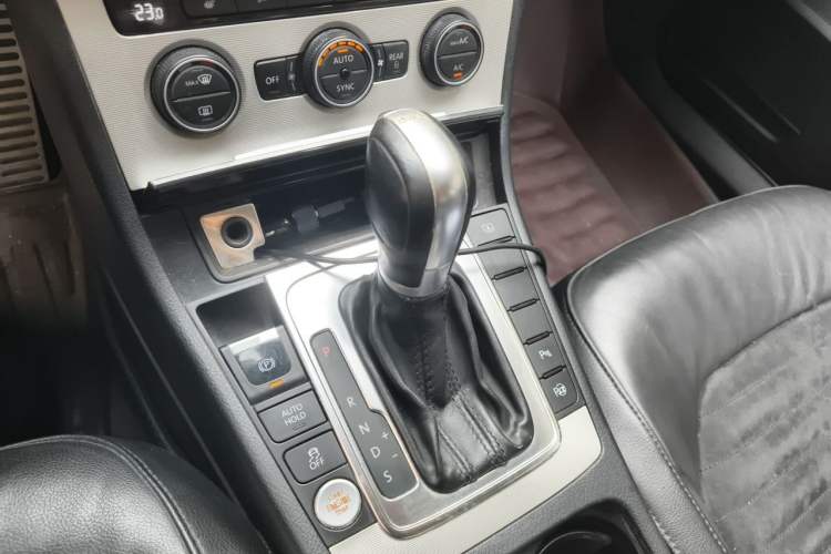 Used Volkswagen Magotan 2013 2.0 TSI Prestige Model Gear Lever