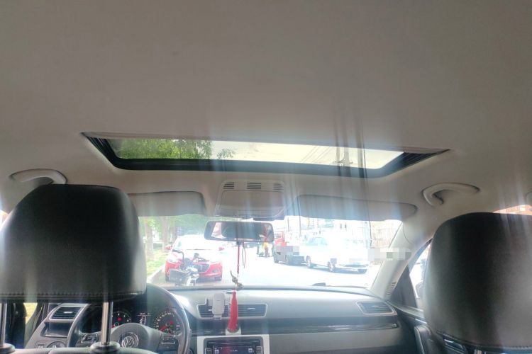 Used Volkswagen Magotan 2013 1.8TSI Luxury Model Headliner