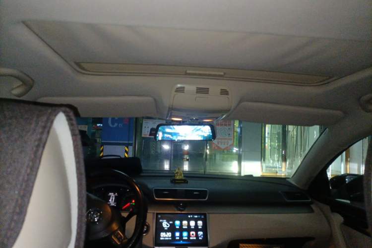 Used Volkswagen Magotan 2013 1.8TSI Luxury Model Headliner