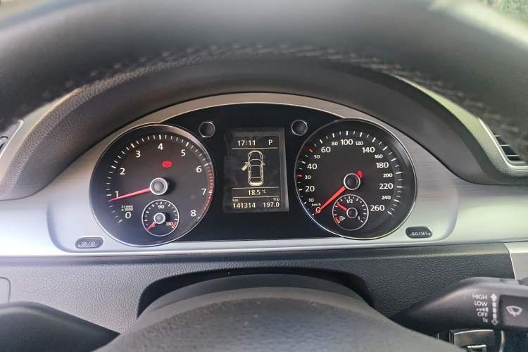 Used Volkswagen Magotan 2013 1.8TSI Premier Model Instrument Cluster