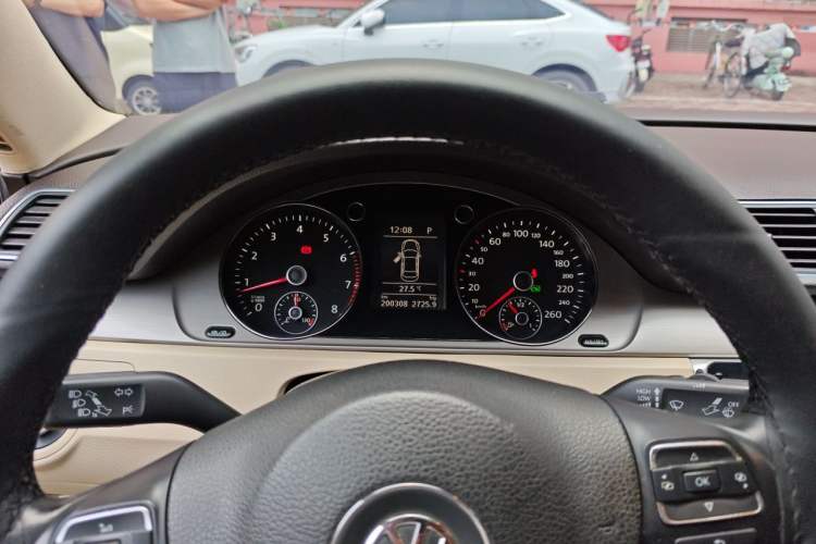 Used Volkswagen Magotan 2013 1.8TSI Premier Model Instrument Cluster