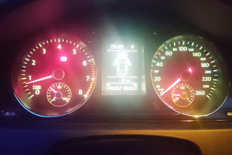 Used Volkswagen Magotan 2013 1.8TSI Luxury Model Instrument Cluster