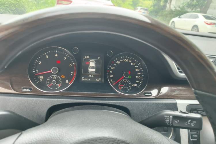 Used Volkswagen Magotan 2013 2.0 TSI Prestige Model Instrument Cluster