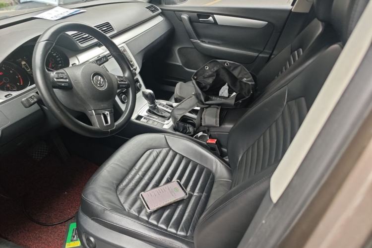Used Volkswagen Magotan 2013 1.8TSI Premier Model Left Front Seat