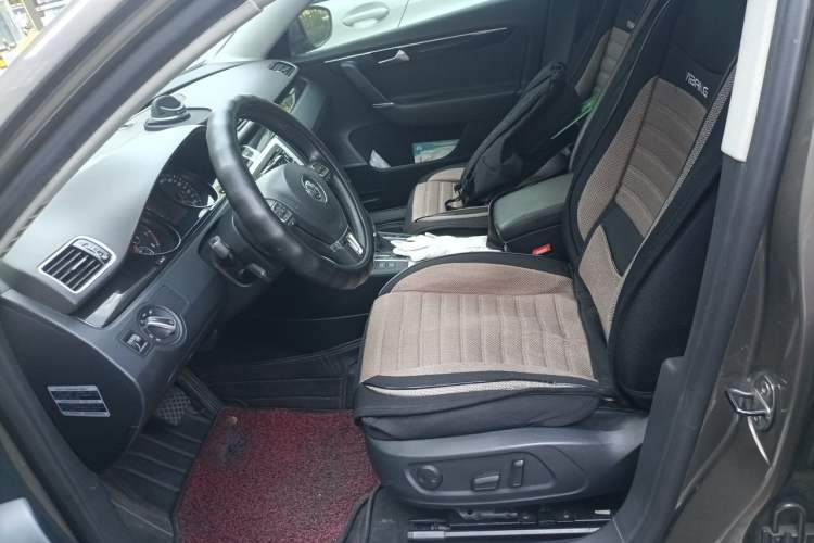 Used Volkswagen Magotan 2013 1.8TSI Luxury Model Left Front Seat