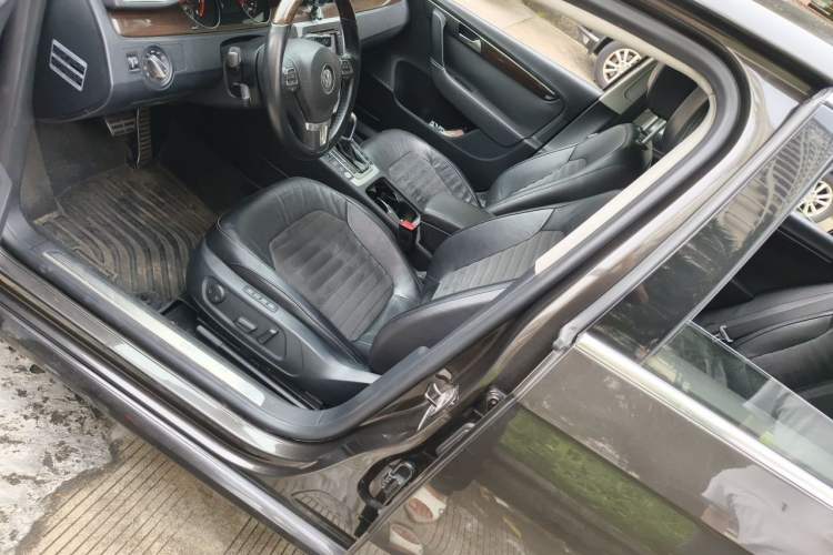 Used Volkswagen Magotan 2013 2.0 TSI Prestige Model Left Front Seat