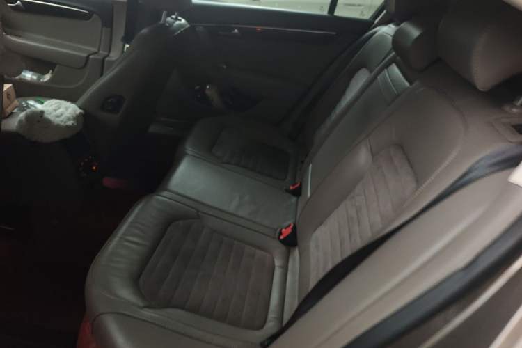 Used Volkswagen Magotan 2013 1.8TSI Prestige Model Left Rear Seat