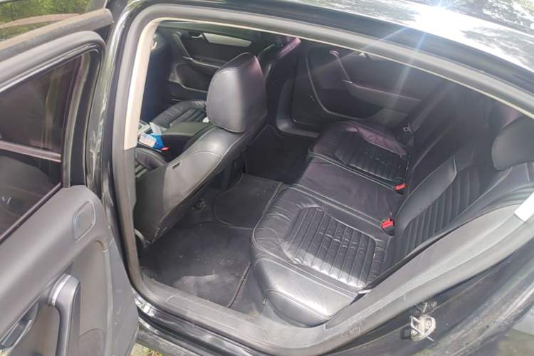 Used Volkswagen Magotan 2013 1.8TSI Premier Model Left Rear Seat