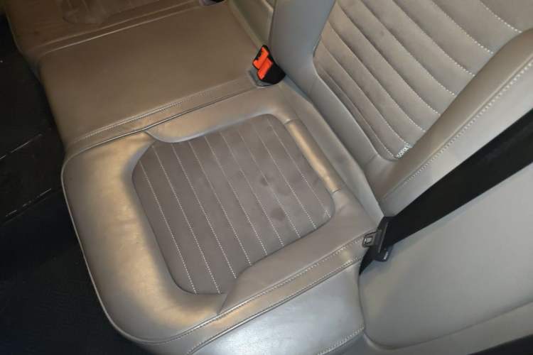 Used Volkswagen Magotan 2013 2.0 TSI Prestige Model Left Rear Seat