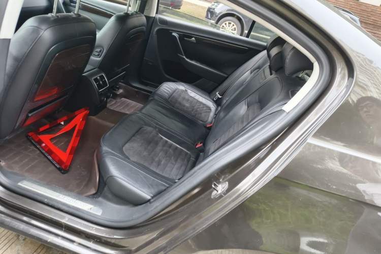 Used Volkswagen Magotan 2013 2.0 TSI Prestige Model Left Rear Seat
