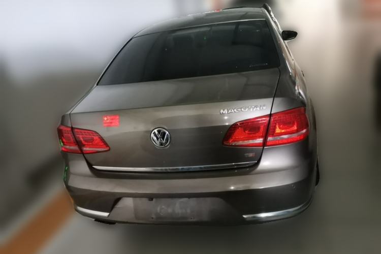 Used Volkswagen Magotan 2013 1.8TSI Premier Model Rear
