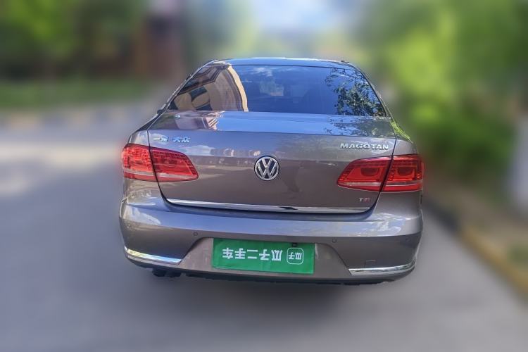 Used Volkswagen Magotan 2013 1.8TSI Premier Model Rear