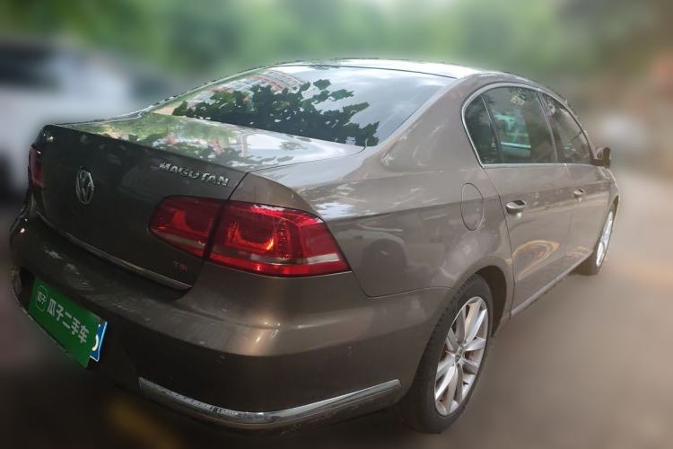 Used Volkswagen Magotan 2013 1.8TSI Prestige Model Rear Right 45 Deg