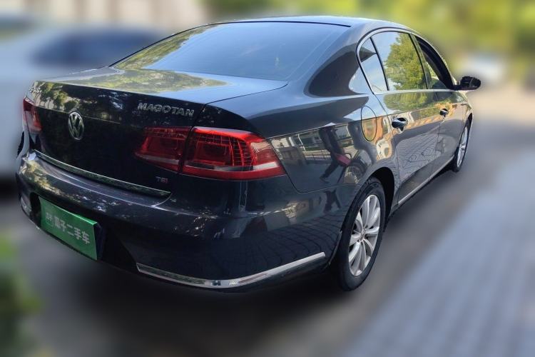Used Volkswagen Magotan 2013 1.8TSI Luxury Model Rear Right 45 Deg