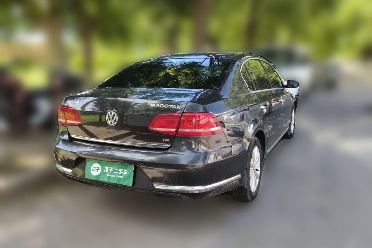 Used Volkswagen Magotan 2013 1.8TSI Luxury Model Rear Right 45 Deg