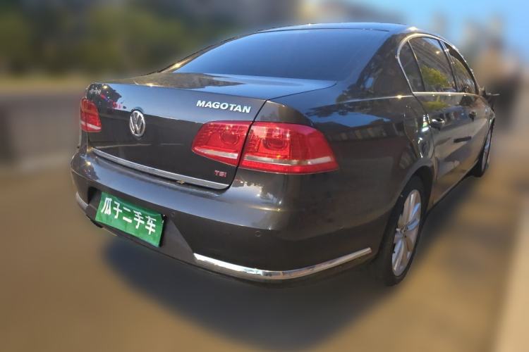 Used Volkswagen Magotan 2013 2.0 TSI Prestige Model Rear Right 45 Deg