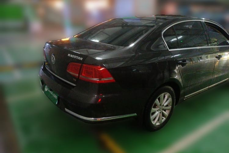 Used Volkswagen Magotan 2013 1.8TSI Luxury Model Rear Right 45 Deg