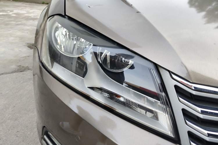 Used Volkswagen Magotan 2013 1.8TSI Premier Model Right Front Headlight