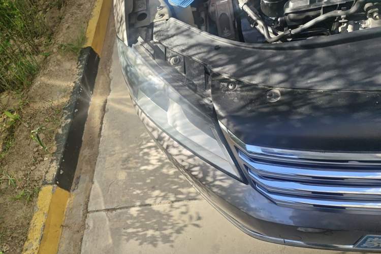 Used Volkswagen Magotan 2013 1.8TSI Premier Model Right Front Headlight