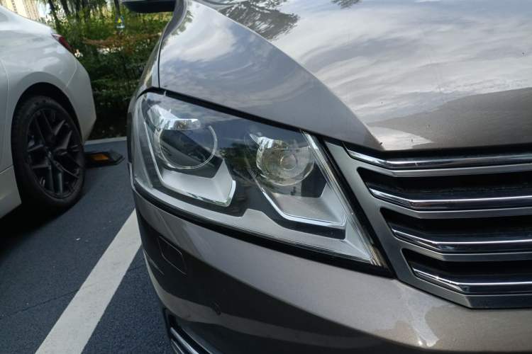 Used Volkswagen Magotan 2013 1.8TSI Luxury Model Right Front Headlight