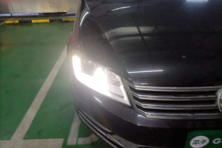 Used Volkswagen Magotan 2013 1.8TSI Luxury Model Right Front Headlight