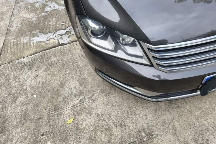 Used Volkswagen Magotan 2013 2.0 TSI Prestige Model Right Front Headlight