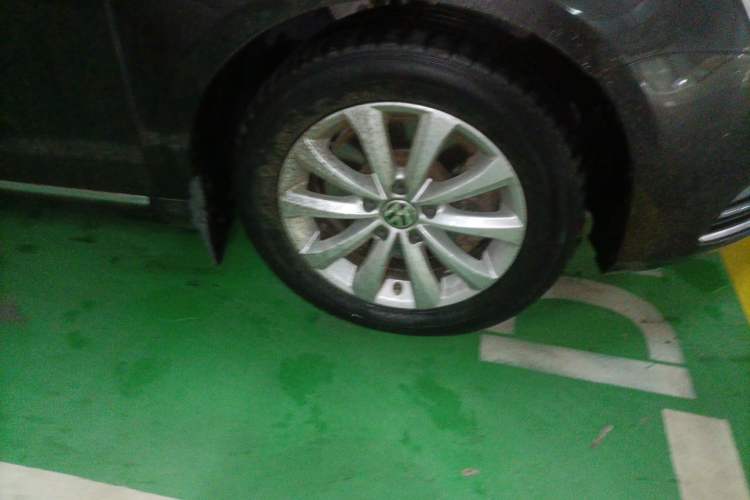 Used Volkswagen Magotan 2013 1.8TSI Luxury Model Right Front Wheel Hub