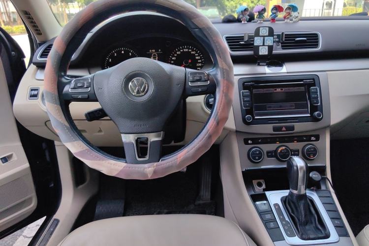 Used Volkswagen Magotan 2013 1.8TSI Luxury Model Steering Wheel