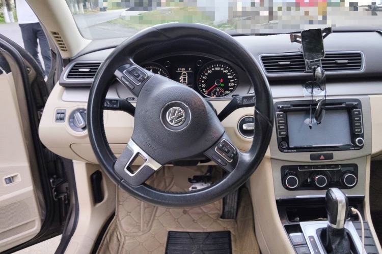 Used Volkswagen Magotan 2013 1.8TSI Premier Model Steering Wheel