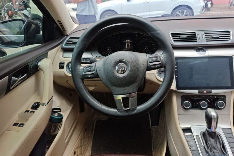 Used Volkswagen Magotan 2013 1.8TSI Premier Model Steering Wheel