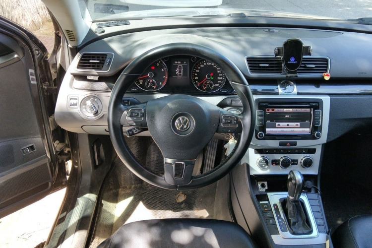 Used Volkswagen Magotan 2013 1.8TSI Luxury Model Steering Wheel