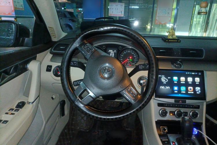 Used Volkswagen Magotan 2013 1.8TSI Luxury Model Steering Wheel