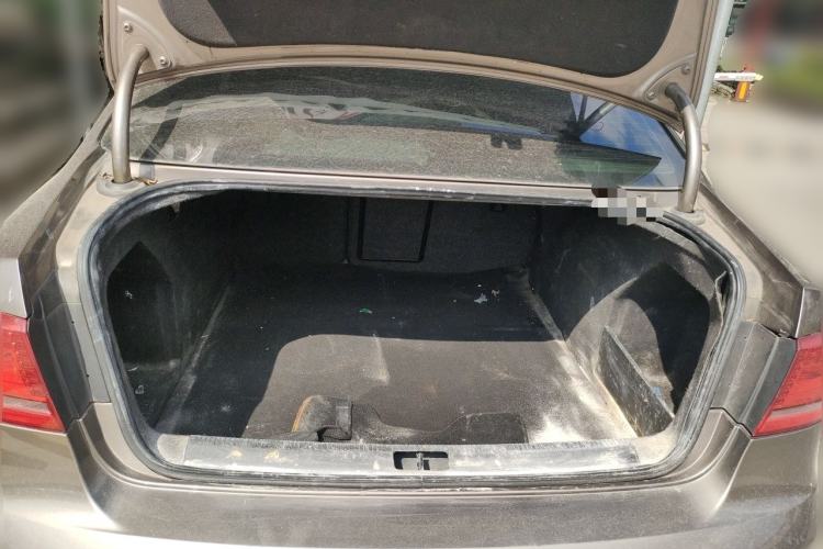 Used Volkswagen Magotan 2013 1.8TSI Premier Model Trunk