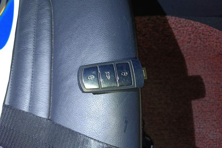 Used Volkswagen Magotan 2013 1.8TSI Premier Model Vehicle Key
