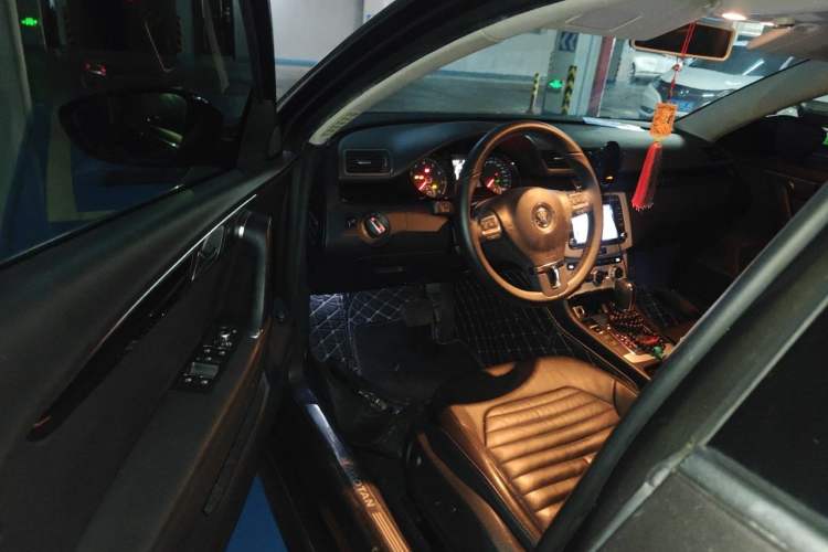 Used Volkswagen Magotan 2013 1.8TSI Luxury Model Driver Seat