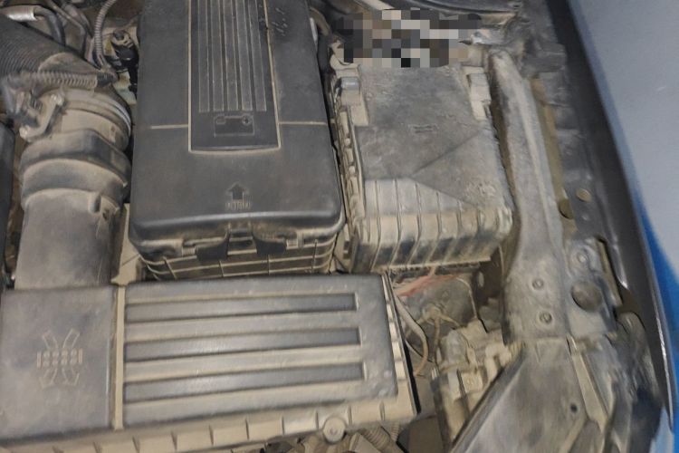Used Volkswagen Magotan 2013 1.8TSI Luxury Model Engine Bay Left