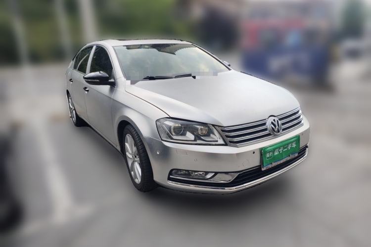 Used Volkswagen Magotan 2013 2.0 TSI Prestige Model Front Right 45 Deg