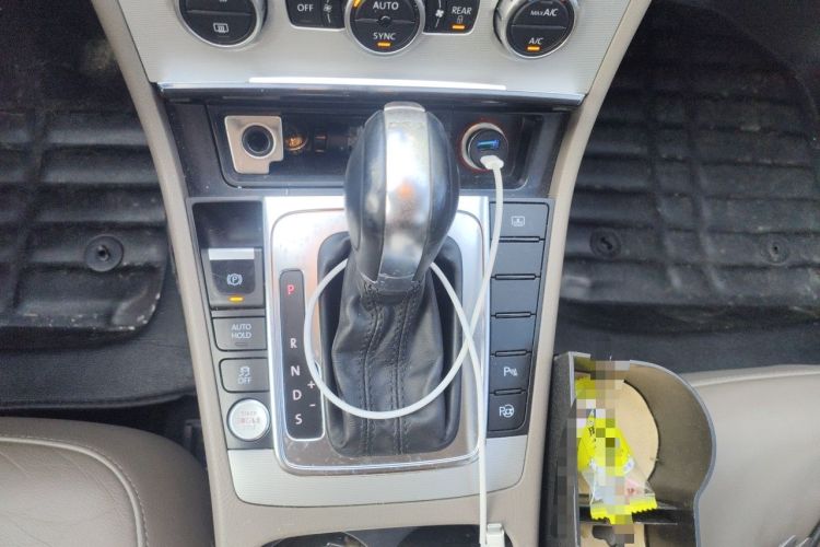 Used Volkswagen Magotan 2013 2.0 TSI Prestige Model Gear Lever