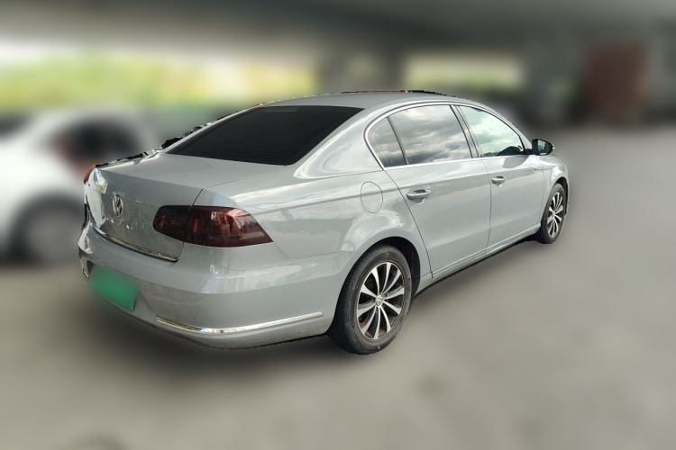 Used Volkswagen Magotan 2013 1.8TSI Luxury Model Rear Right 45 Deg